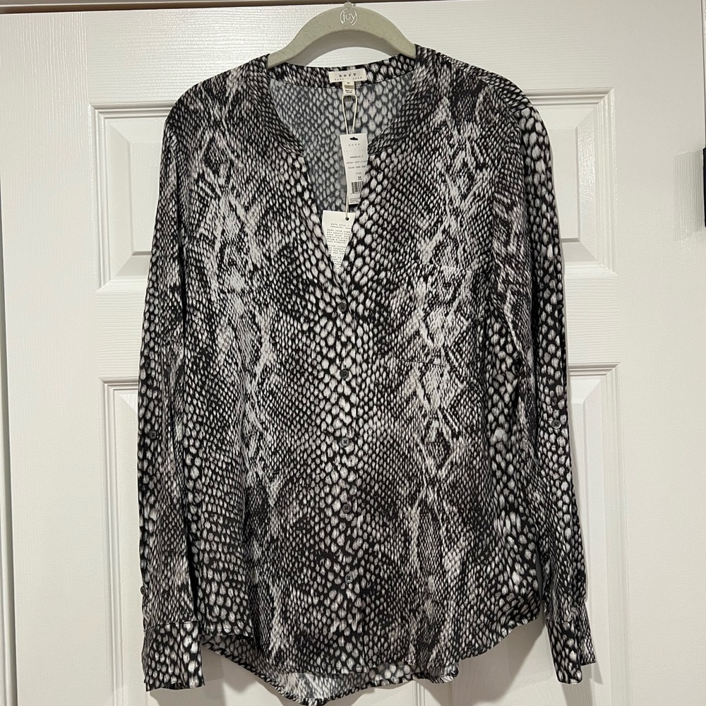 Soft Joie Amabella D Button Down Women’s Top, Long Sleeve Button Down Shirt